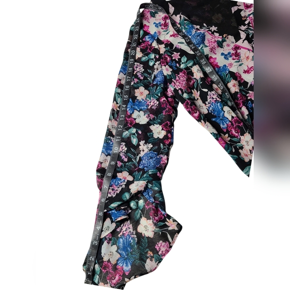 GUESS | FLORAL BELL-SLEEVE BLOUSE | SIZE MEDIUM - Picture 6 of 9